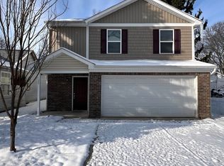 904 N 13th St, Elwood, IN 46036