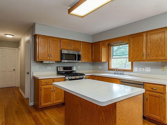 3rd image of 15814 Lerita Dr