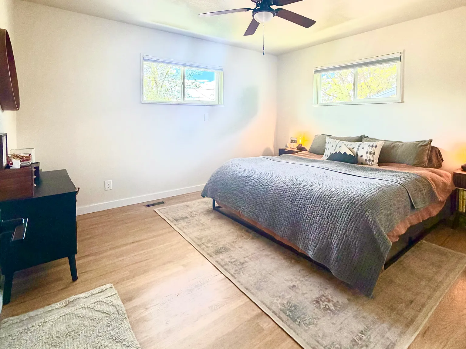 3 bed, 1300 sqft, $2,100 — Photo 4