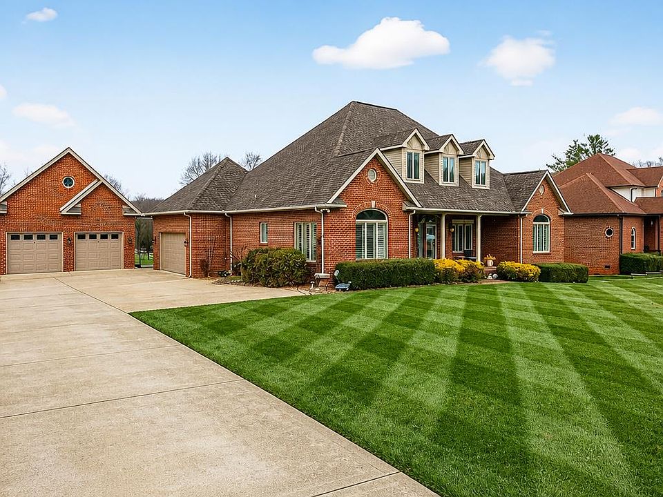 1st image of 936 N Plantation Dr