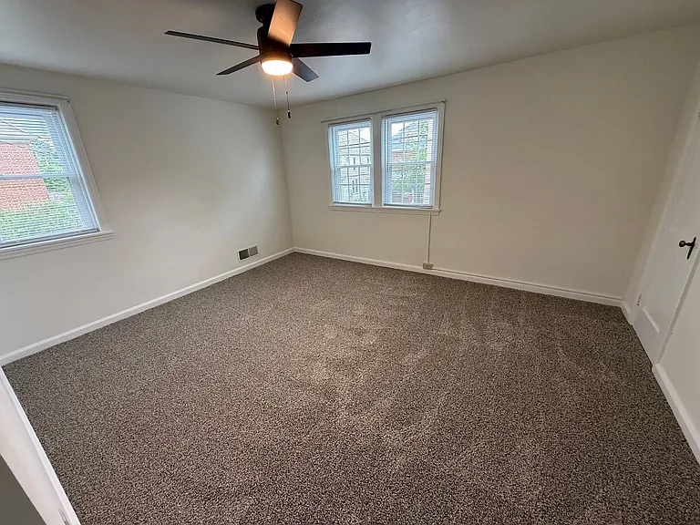 317 S Washington St — Photo 17