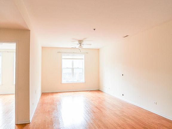 5th image of 1034 W Waveland Ave #2