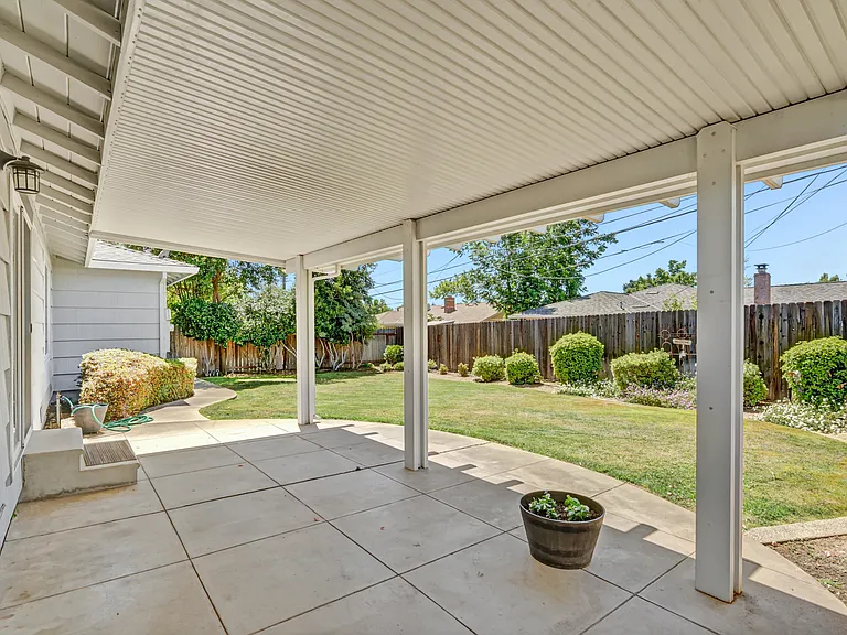 4521 Juno Way — Photo 32