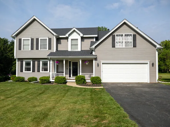 6N472 Barberry Ln, St Charles, IL 60175