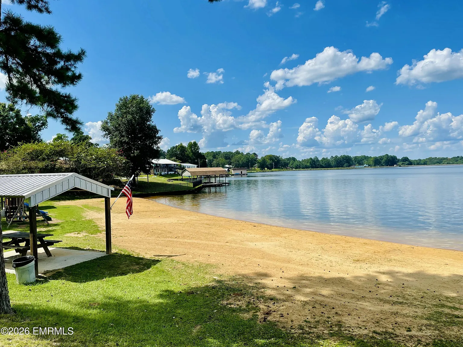 3 bed, 2.0 bath, $1,800 — Photo 2