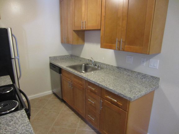 4th image of 1557 Hudson St APT 3