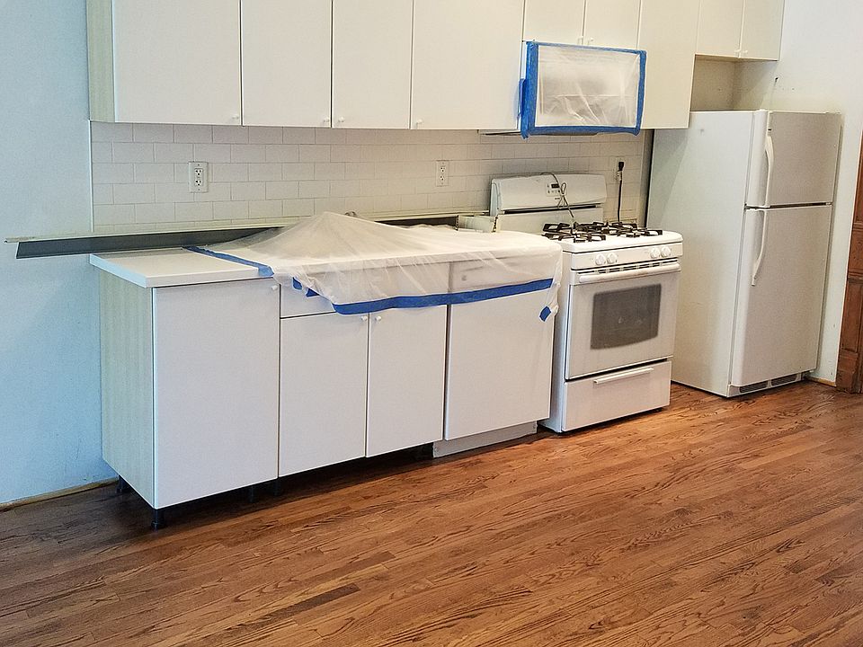 2nd image of 478 Putnam Ave APT 1