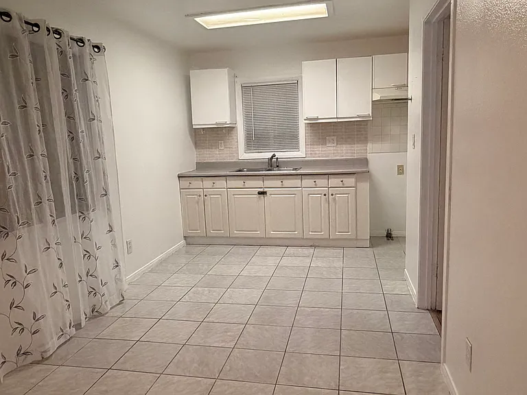 208 S Thorson Ave — Photo 8