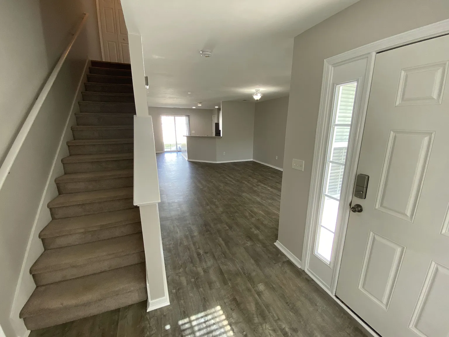 2 bed, 2.5 bath, 1338 sqft, $1,800 — Photo 3