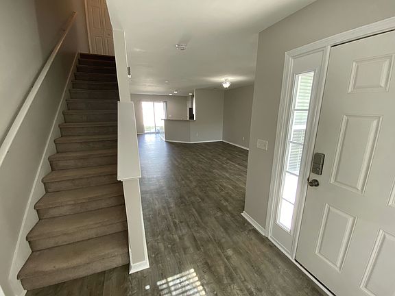 2nd image of 137 Fairgreen St