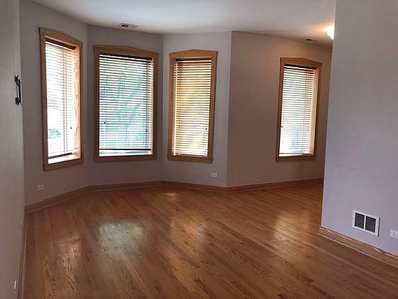 2nd image of 2018 W Waveland Ave #1
