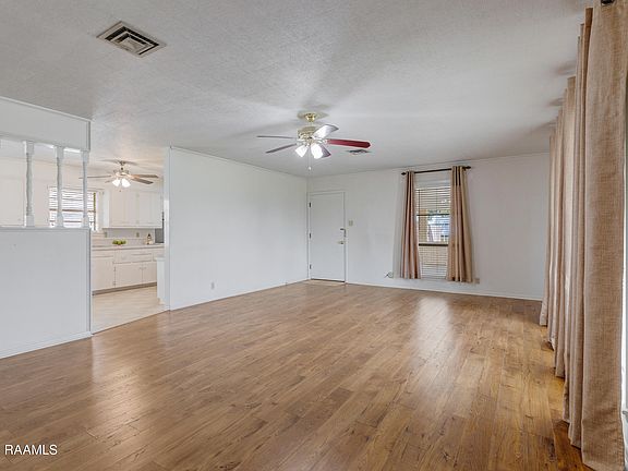 4th image of 208 S A St