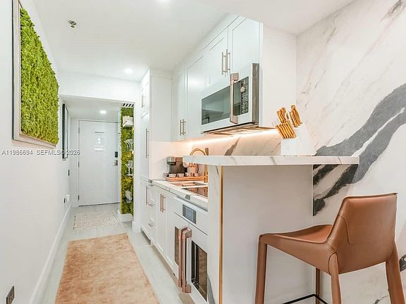 4th image of 100 Collins Ave #202
