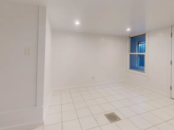 156 Wythe Avenue image 14 of 14