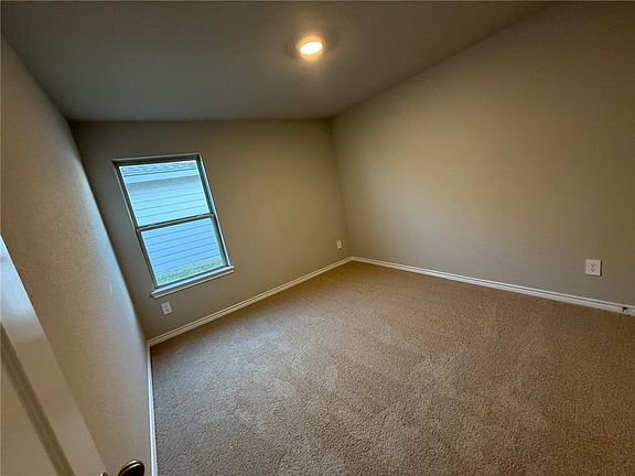 3rd image of 1202 Canton Dr