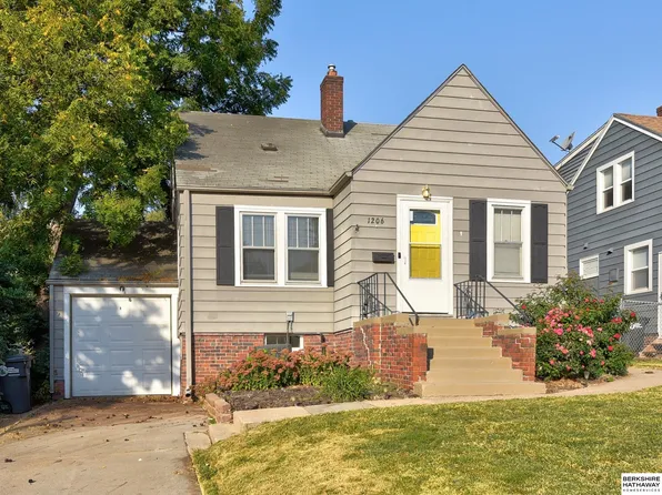 1206 S 55th St, Omaha, NE 68106