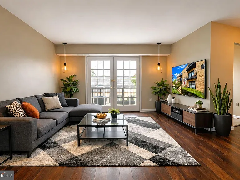 430 N Armistead St #303 — Photo 4