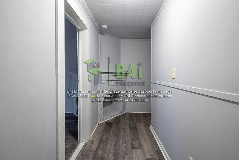 3 bed, 1.0 bath, 806 sqft, $1,100 — Photo 3