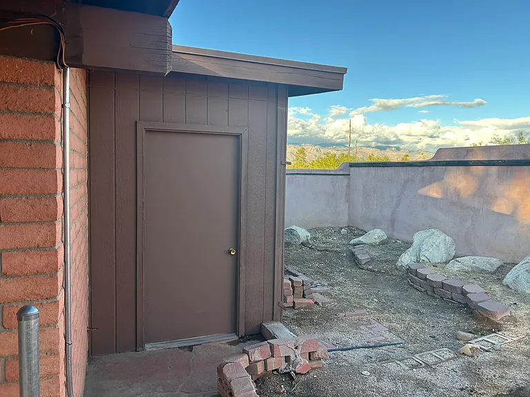 E 2nd Pl — Photo 50