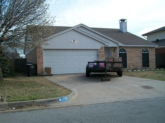 2nd image of 1725 Spicewood Trl
