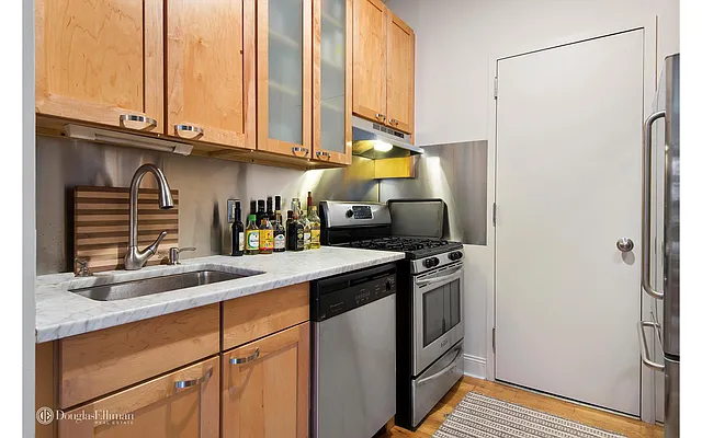 Rented by Douglas Elliman | media 18