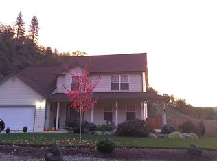 1547 NE Rocky Dr, Roseburg, OR 97470