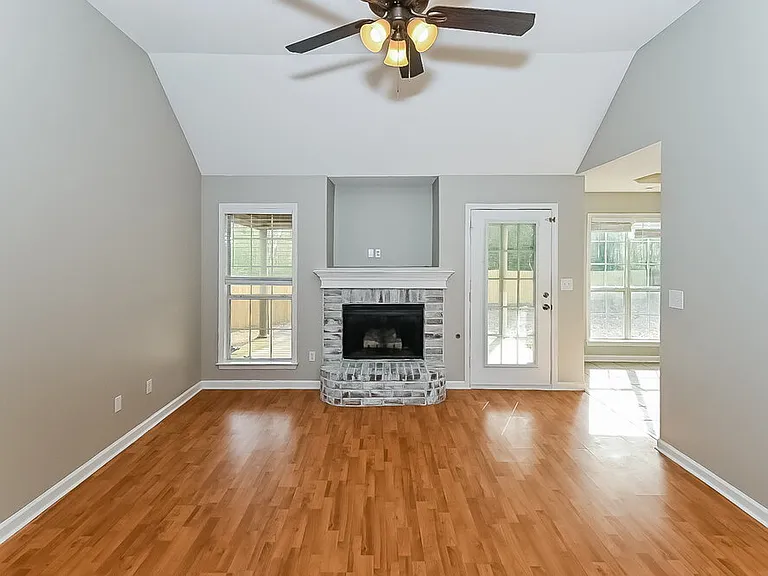 1236 Biloxi St — Photo 5