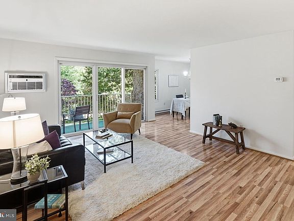 4th image of 3312 Chiswick Ct #62-2B