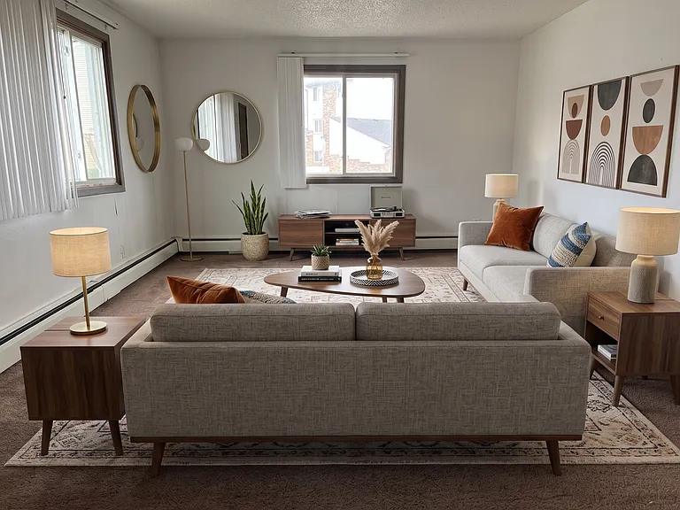 1140 Flammang Dr — Photo 4