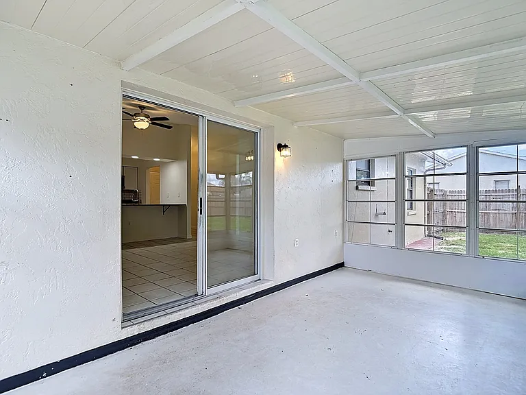 3255 Amherst Ave — Photo 39