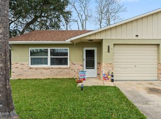 942 Boulder Dr, South Daytona, FL 32119