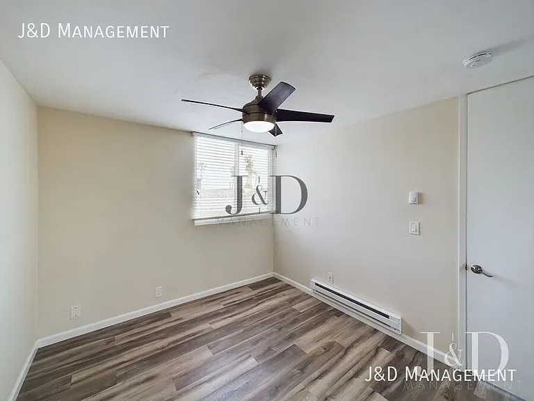 1120 S Pacific St — Photo 12