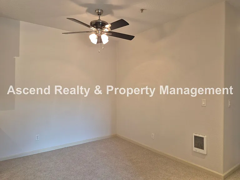 10664 NE Holly St #206 — Photo 7