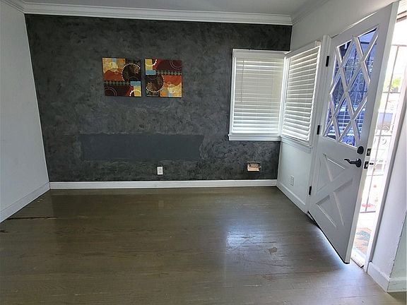 3rd image of 5754 Ensign Ave