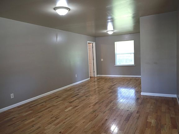 4th image of 2641 Hadden Dr