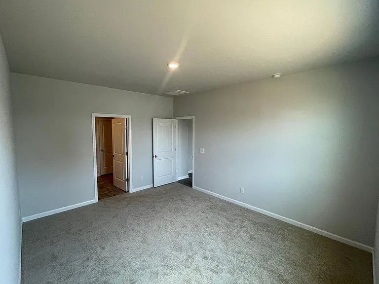 114 Olivia Cir — Photo 5