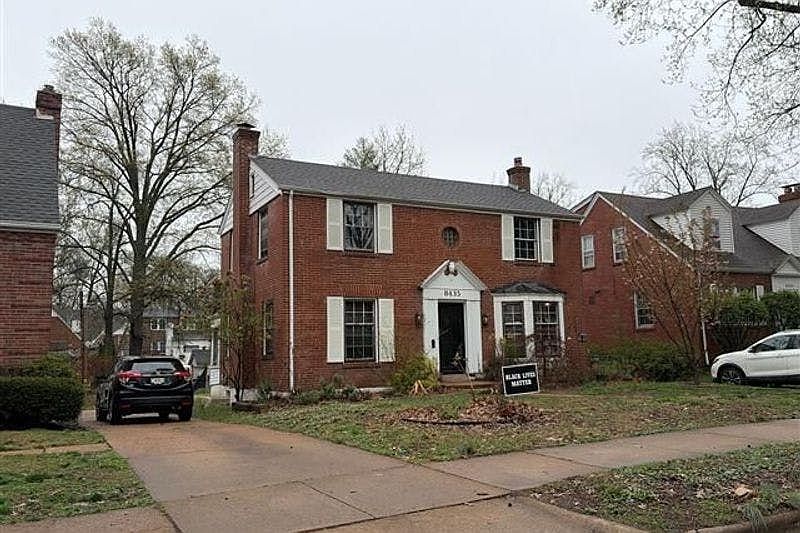1st image of 8435 Roanoke Dr