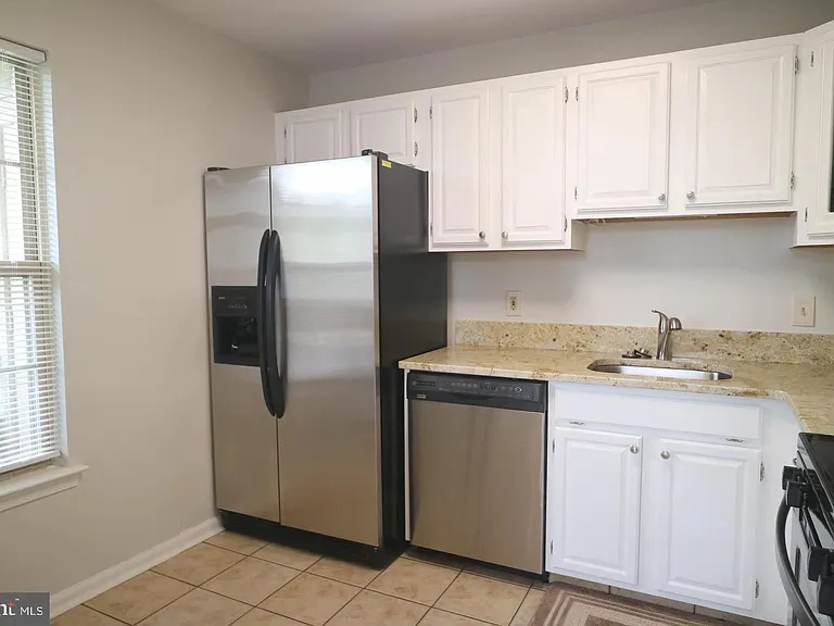 2406 Brookhaven Dr — Photo 5