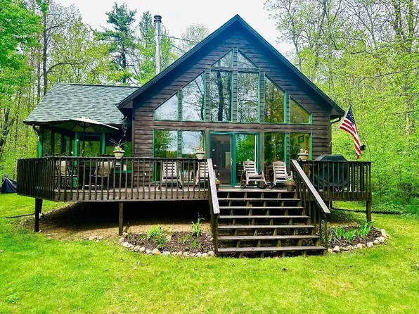 N5283 2nd St, Spooner, WI 54801