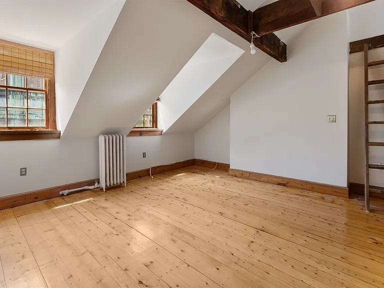 31 Myrtle St #4 — Photo 17