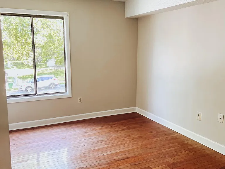 1744 N Hamilton St #B — Photo 13