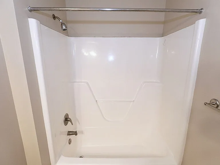 Astoria Apartments — Photo 19