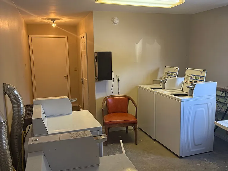 Town Edge Apartments — Photo 4
