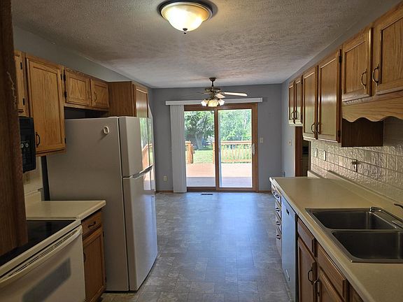 5th image of 6918 Saladino Dr