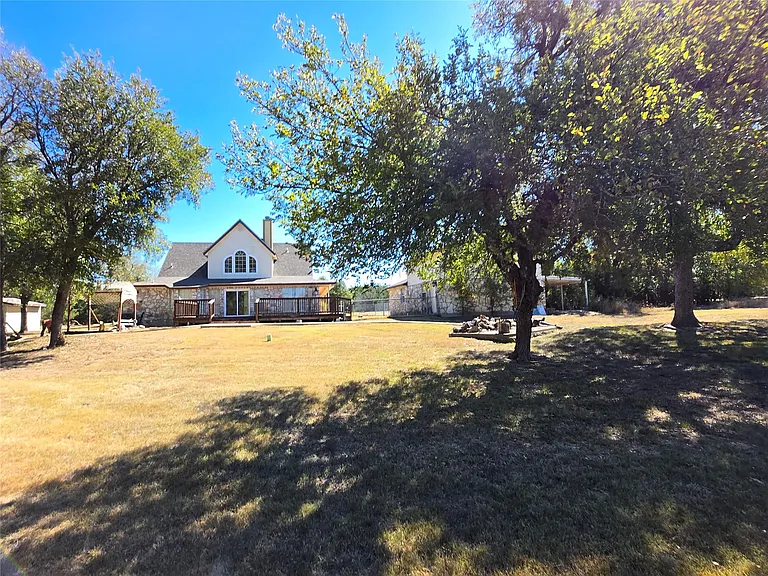 105 Meadow Dr — Photo 16