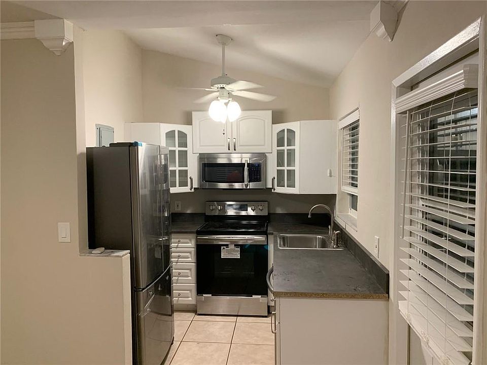 1st image of 1404 NE 4th Pl #1