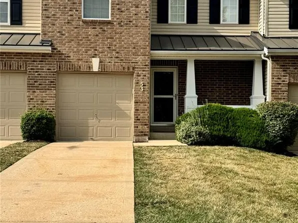53 Country Village Ct, Lake Saint Louis, MO 63367