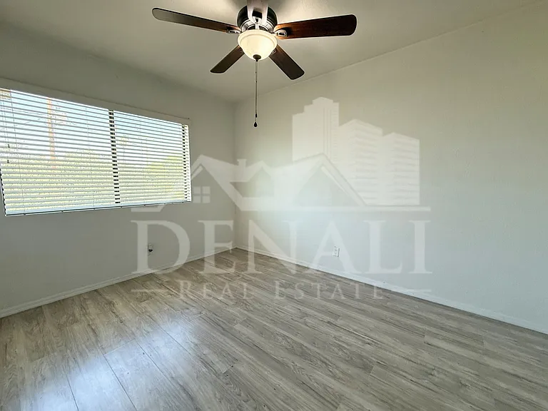 749 E Montebello Ave #233 — Photo 12