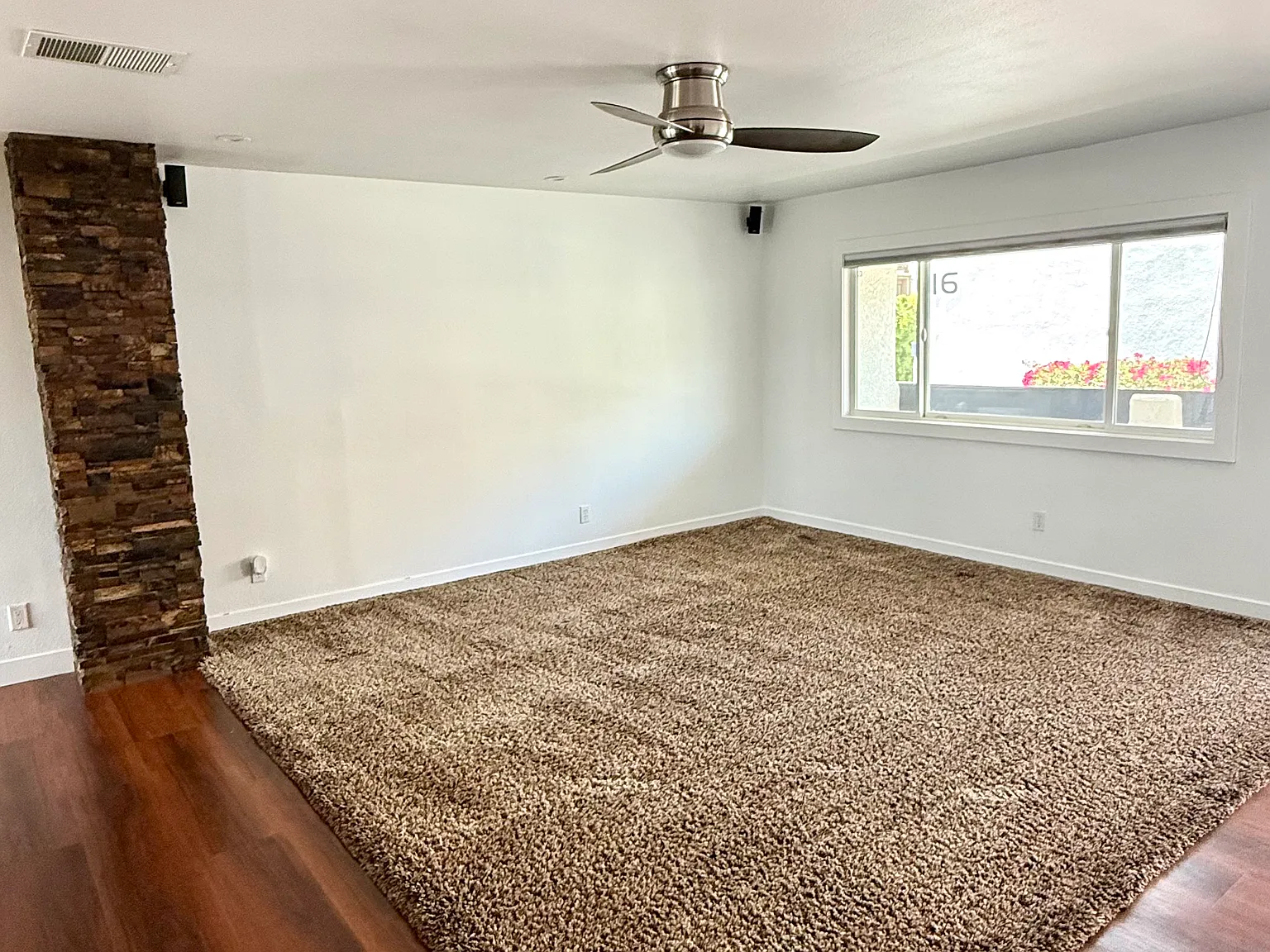 3 bed, 1335 sqft, $2,695 — Photo 2
