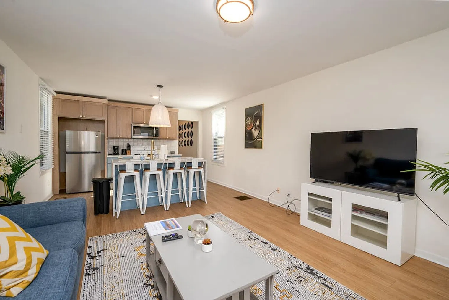 2 bed, 2.0 bath, $2,005 — Photo 1